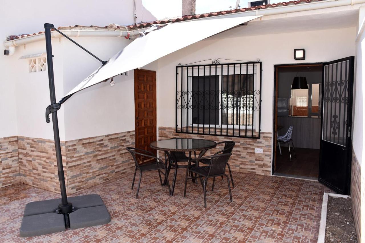 Casa Alex Torrevieja- Holiday House - Con Piscina Comunitaria Exteriör bild